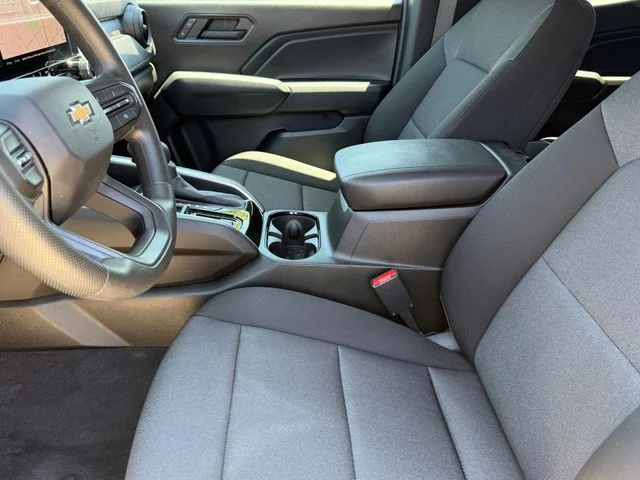2025 Chevrolet Colorado - Image 8