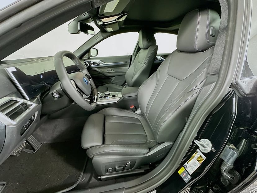 2026 BMW i4 - Image 16