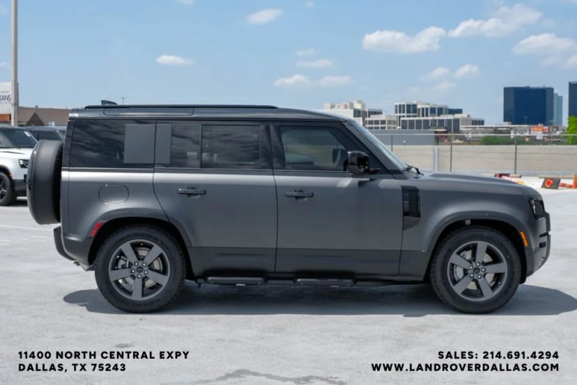 2026 Land Rover Defender 110 - Image 7