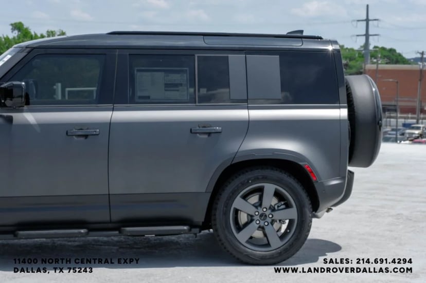 2026 Land Rover Defender 110 - Image 13
