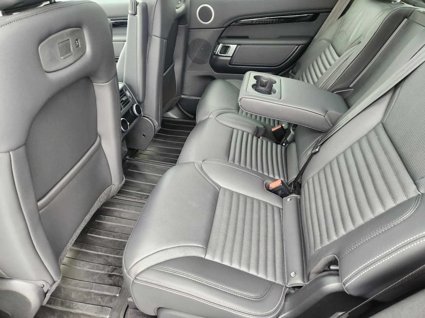 2025 Land Rover Discovery - Image 29