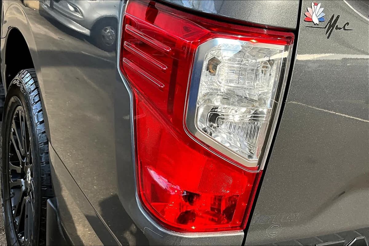 2019 Nissan Titan - Image 27