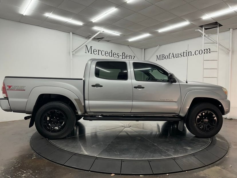 2015 Toyota Tacoma - Image 8