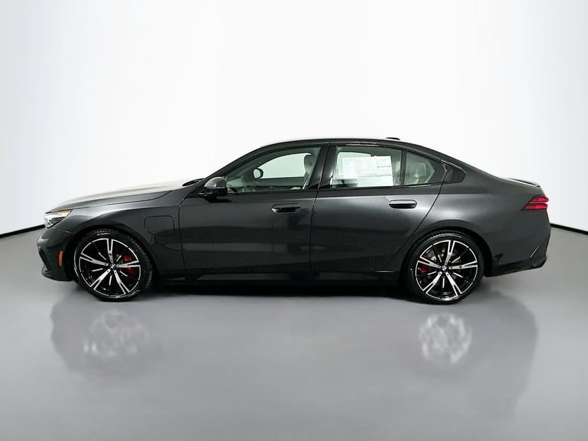 2026 BMW 5 Series - Image 8