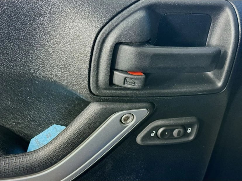 2016 Jeep Wrangler - Image 21