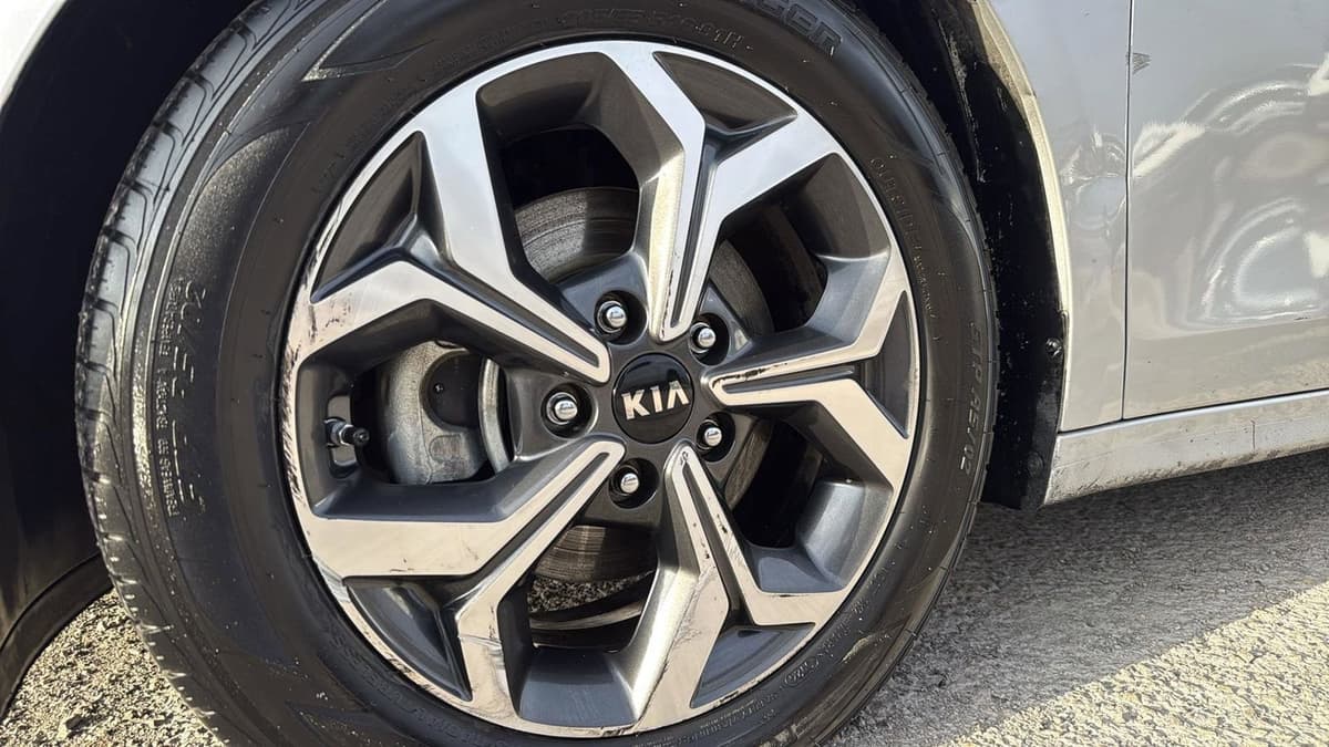 2020 Kia Forte - Image 2