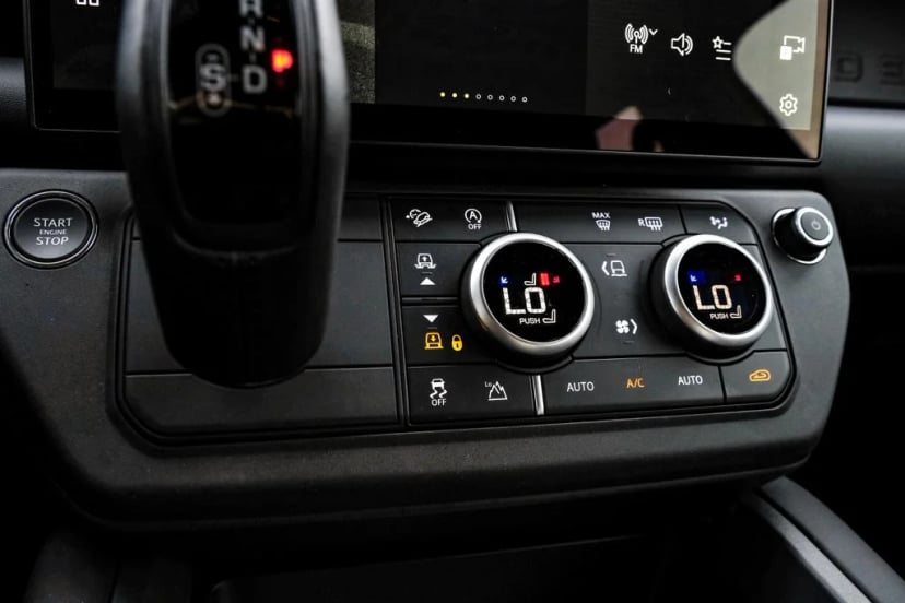 2026 Land Rover Defender 110 - Image 25