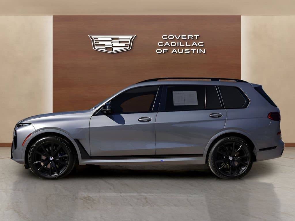 2023 BMW X7 - Image 2
