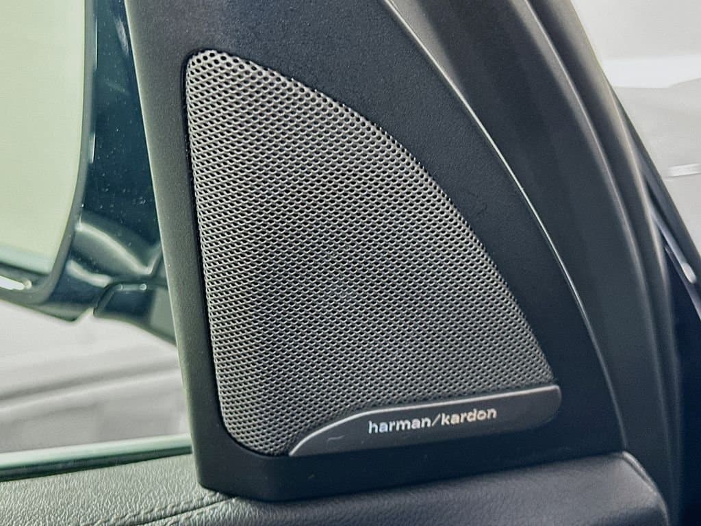 2021 BMW X7 - Image 19