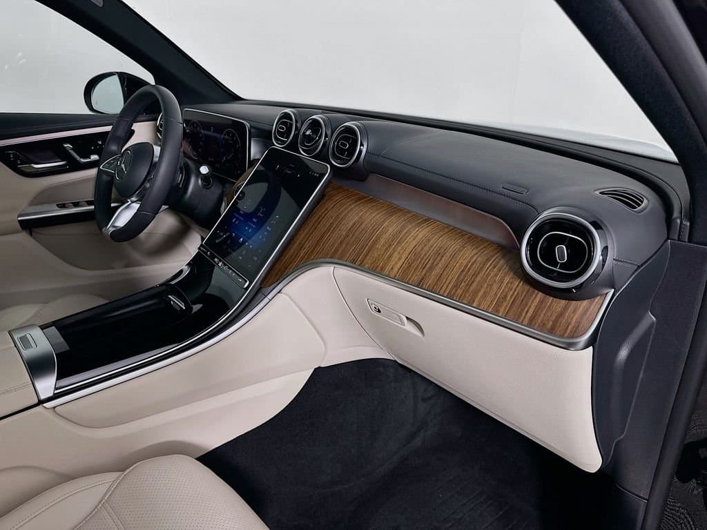 2024 Mercedes-Benz GLC - Image 29