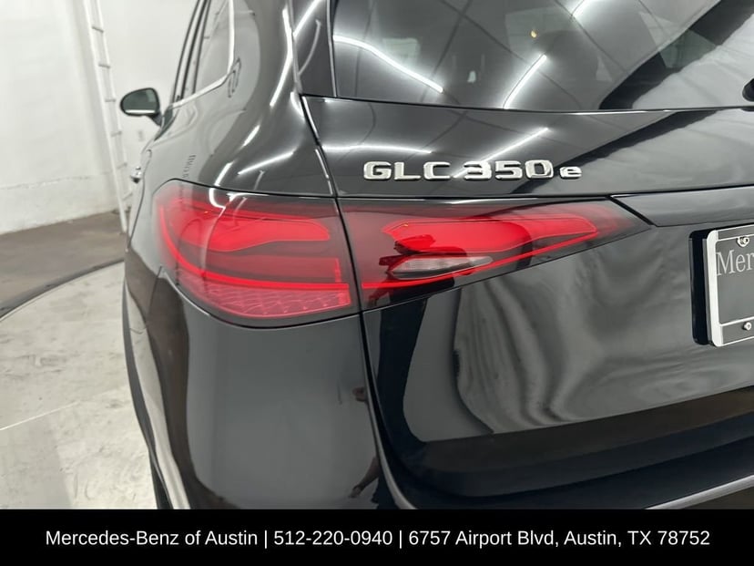 2025 Mercedes-Benz GLC - Image 29