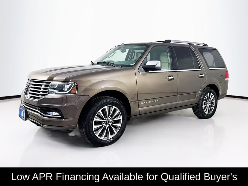 2017 Lincoln Navigator - Image 3