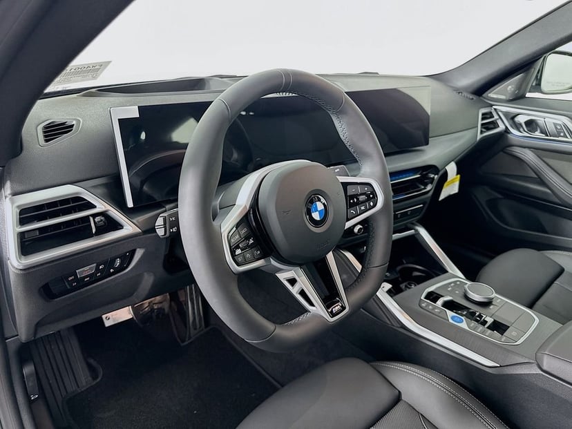 2026 BMW i4 - Image 9
