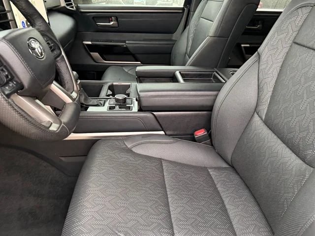 2025 Toyota Tundra - Image 11