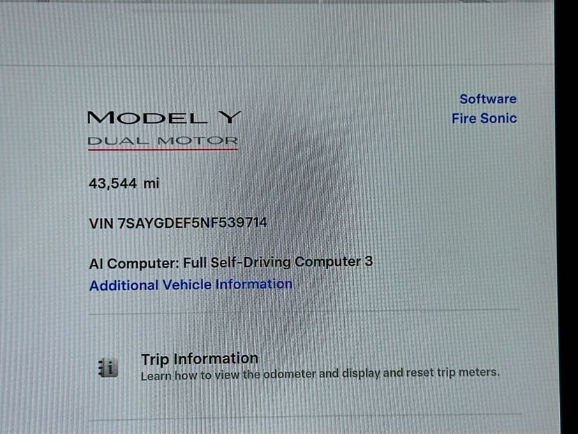 2022 Tesla Model Y - Image 12