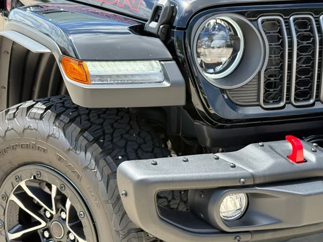 2025 Jeep Wrangler - Image 3