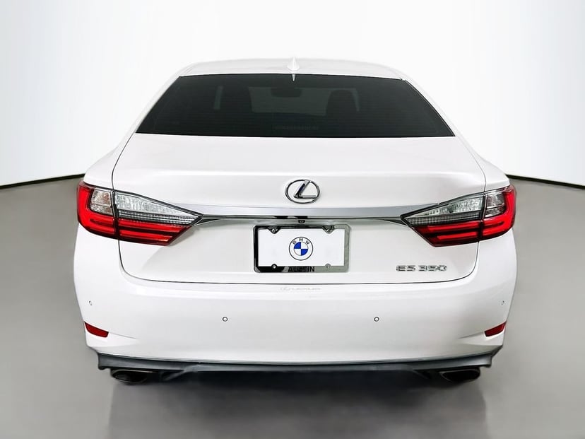 2017 Lexus ES - Image 6