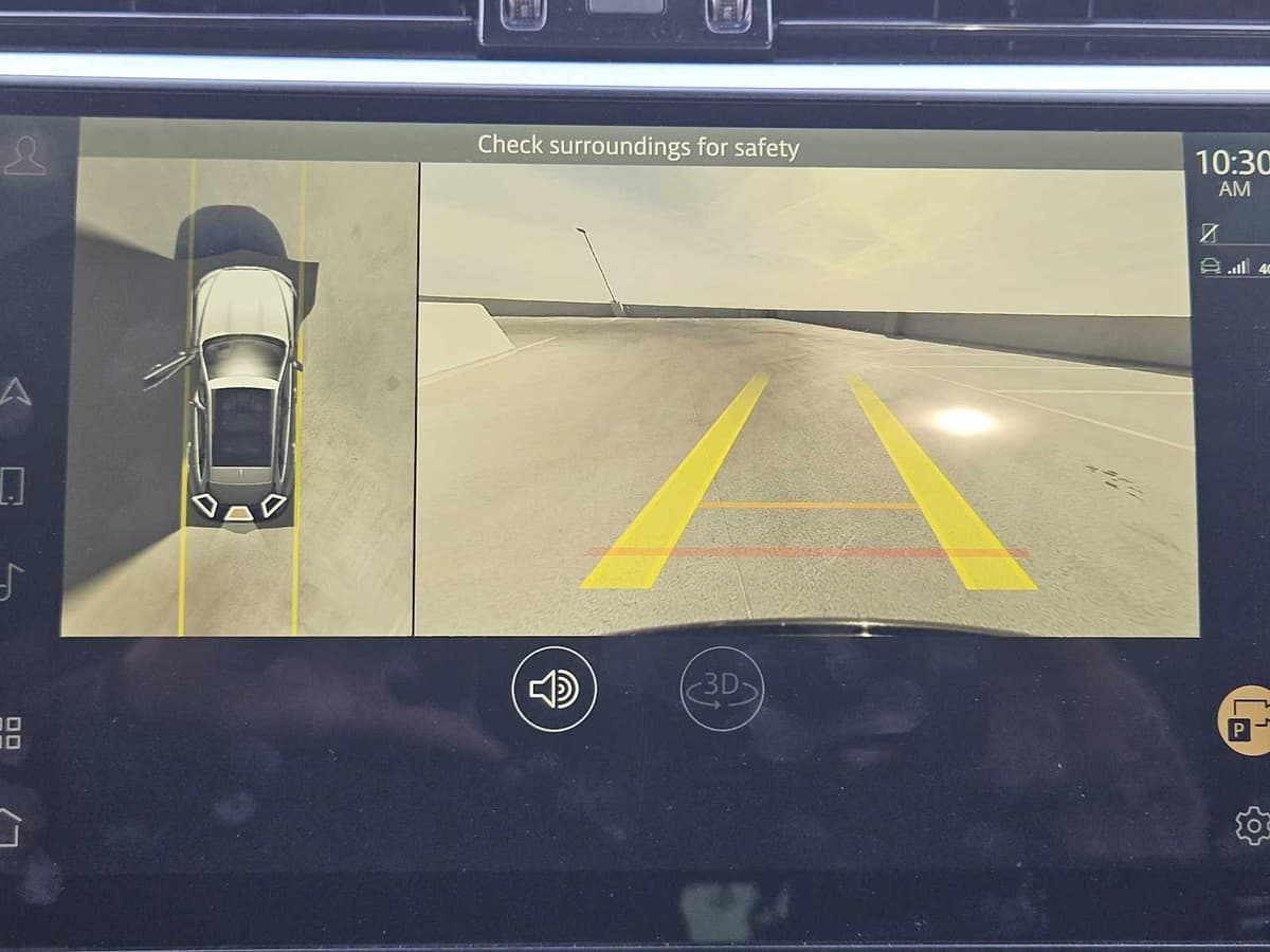 2023 Jaguar F-PACE - Image 15