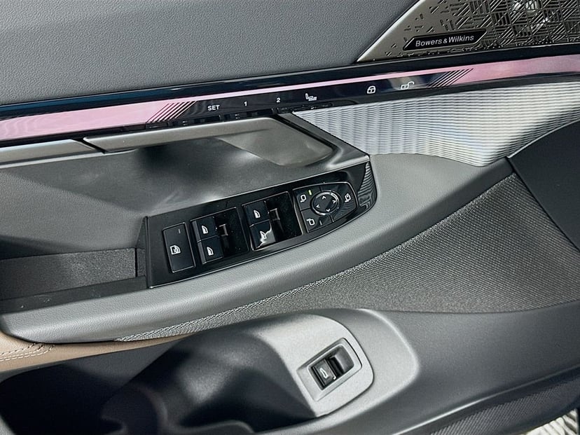 2027 BMW i5 - Image 20