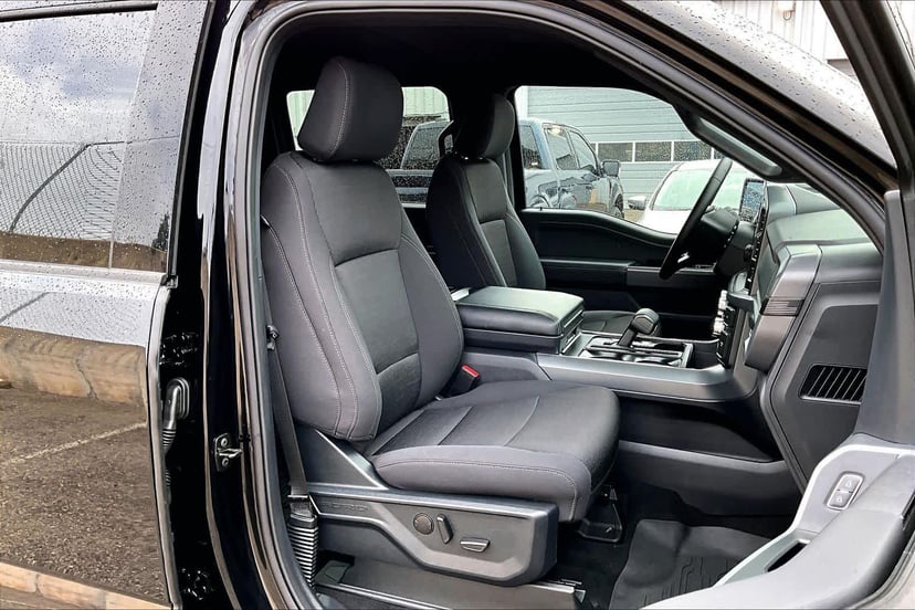 2025 Ford F-150 - Image 12