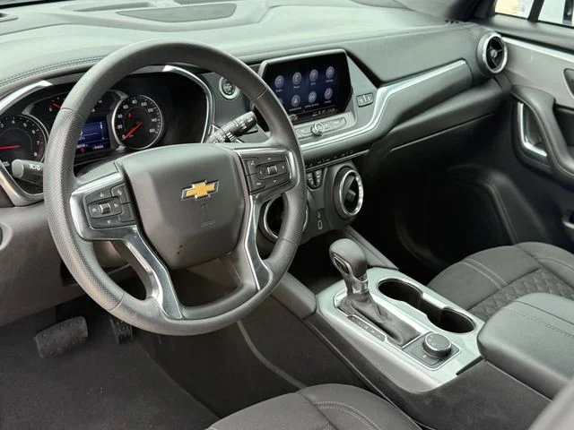 2022 Chevrolet Blazer - Image 11