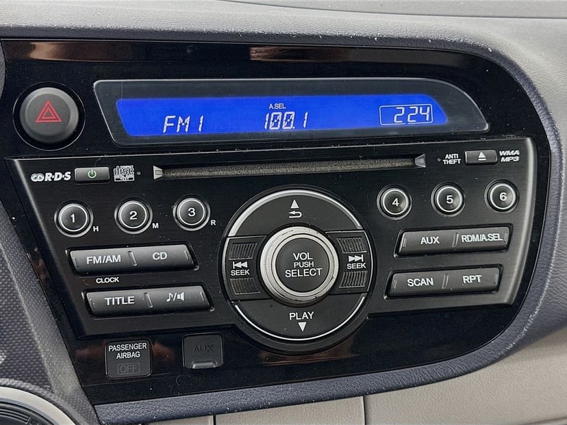 2010 Honda Insight - Image 13