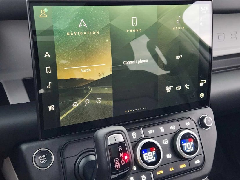2026 LAND ROVER Defender 110 - Image 17