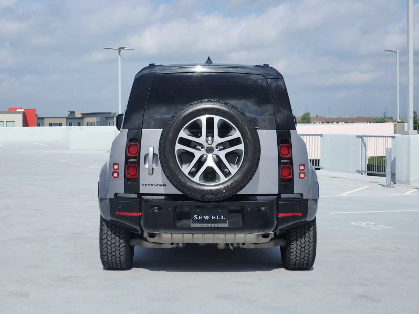 2024 Land Rover Defender - Image 6