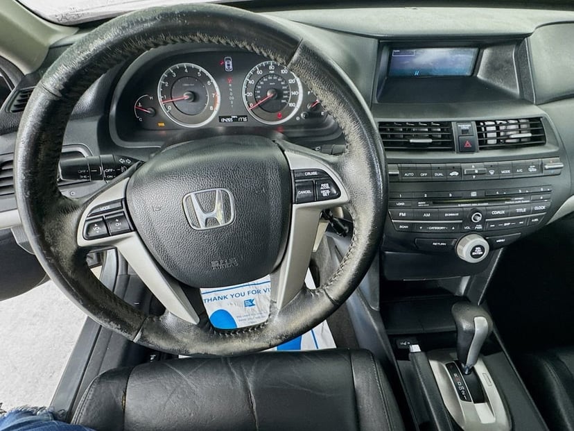 2009 Honda Accord - Image 11