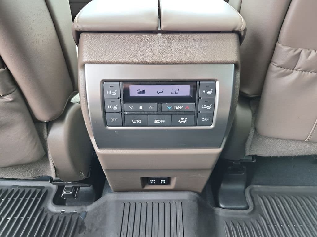 2022 Lexus GX - Image 21
