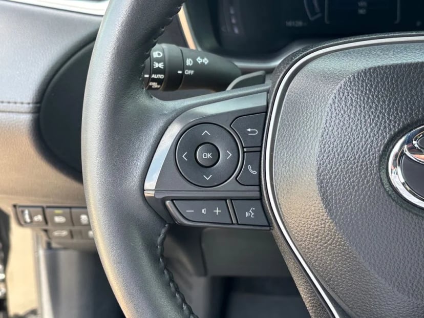 2025 Toyota Corolla Cross - Image 15