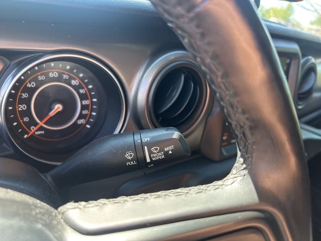 2022 Jeep Gladiator - Image 32