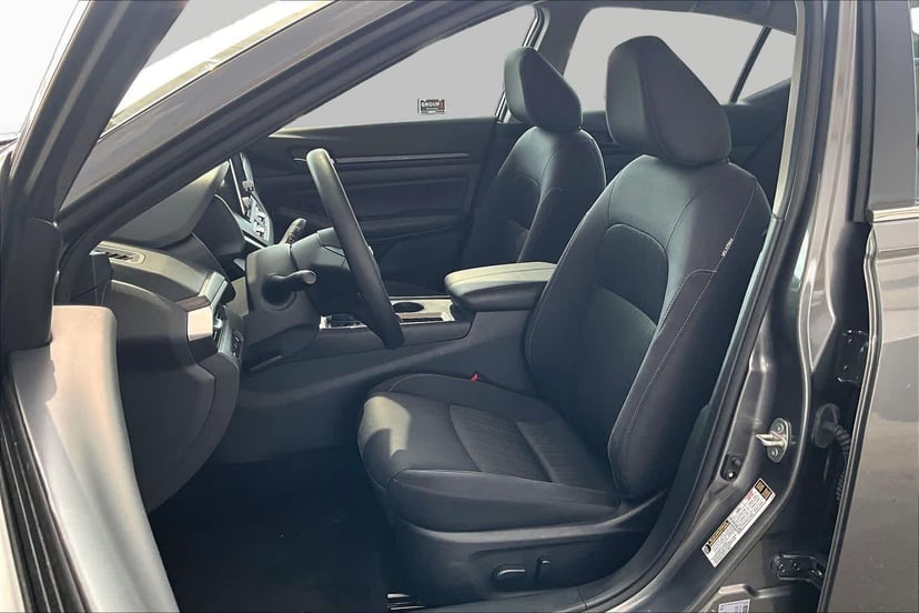 2025 Nissan Altima - Image 8
