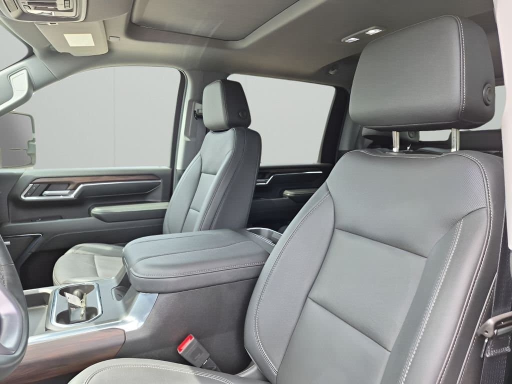 2024 GMC Sierra 2500HD - Image 31