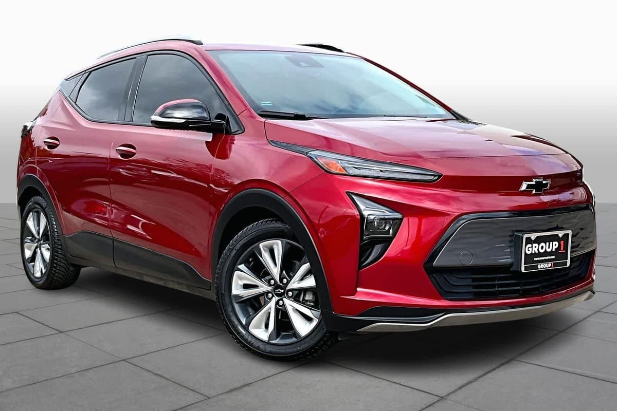 2023 Chevrolet Bolt EUV - Image 2