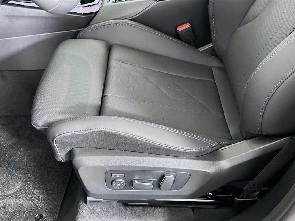 2025 BMW X3 - Image 21