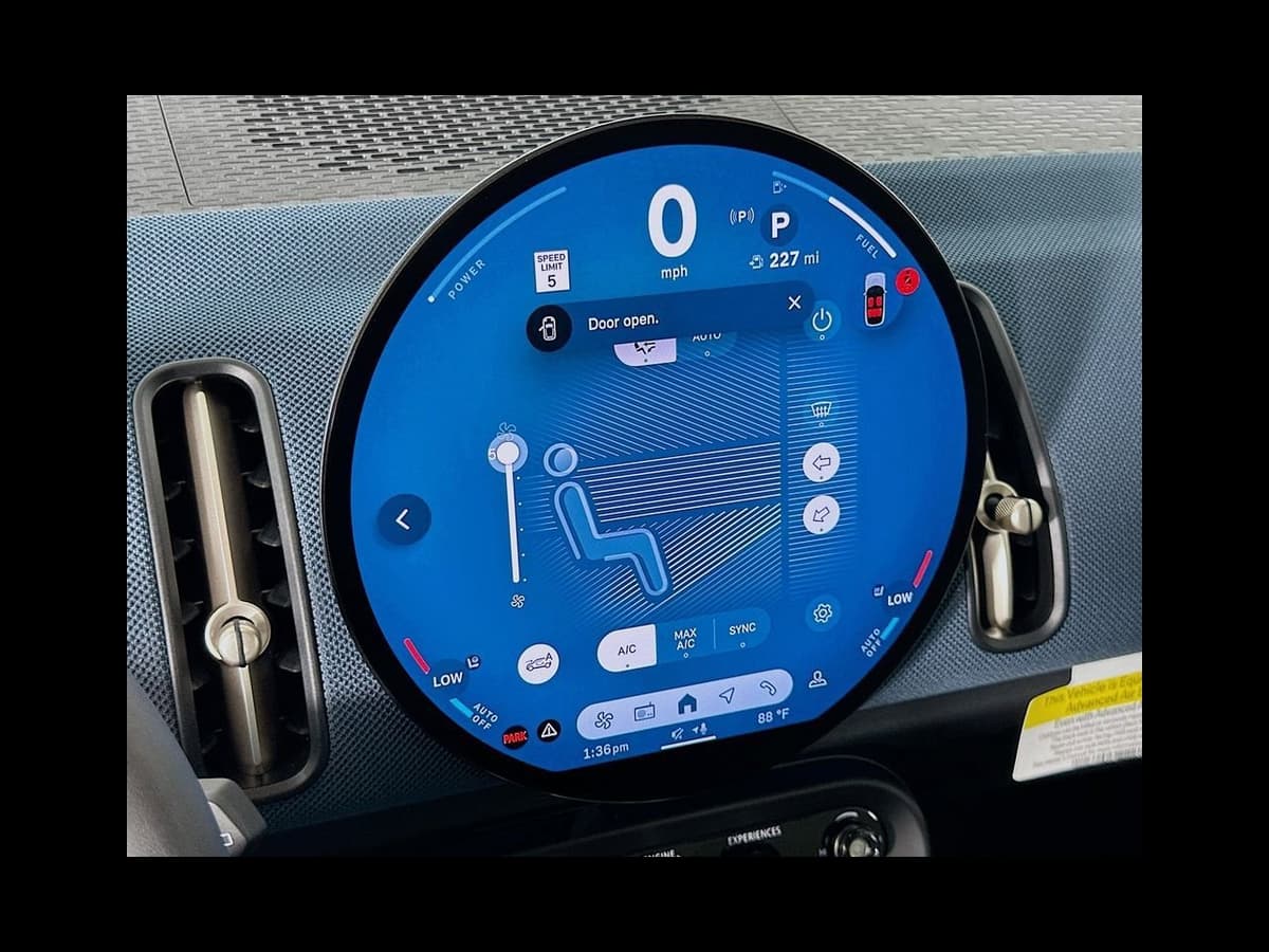 2026 MINI COUNTRYMAN - Image 15