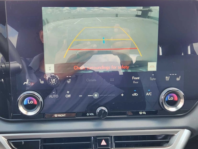 2023 Lexus RX 350 - Image 18