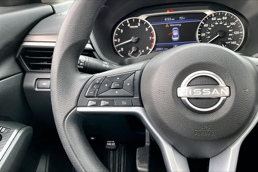 2025 Nissan Altima - Image 24