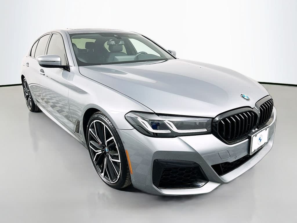 2023 BMW 5 Series - Image 3