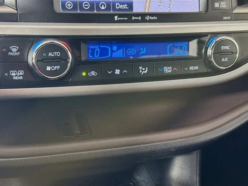 2018 Toyota Highlander - Image 18