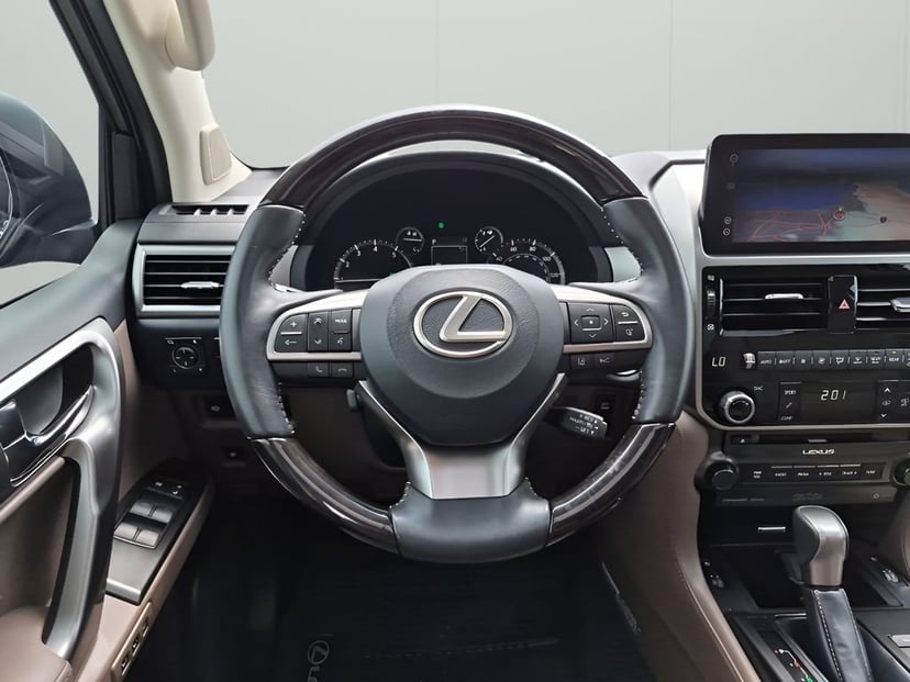 2022 Lexus GX - Image 24