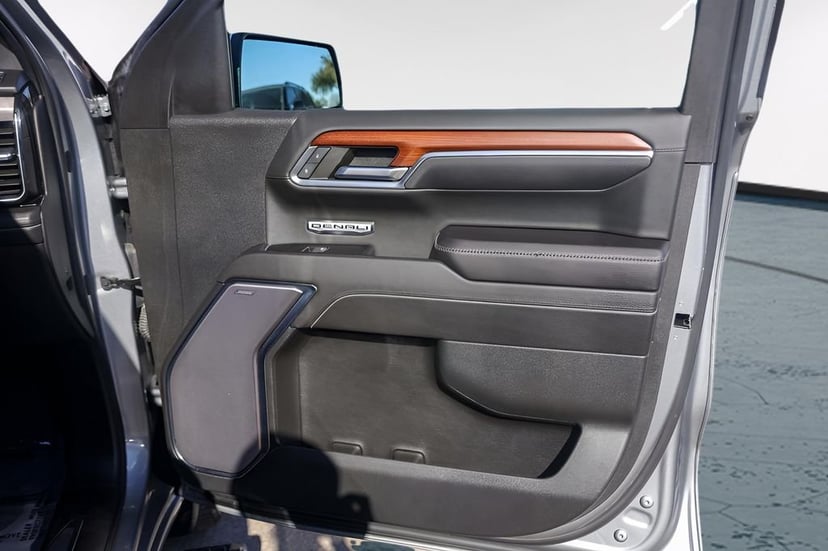 2023 GMC Sierra 1500 - Image 31