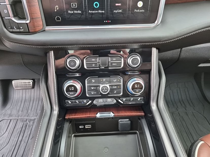 2023 GMC Yukon XL - Image 41