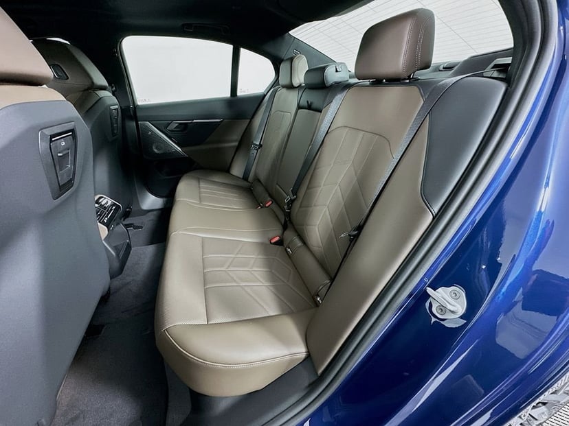 2027 BMW i5 - Image 17
