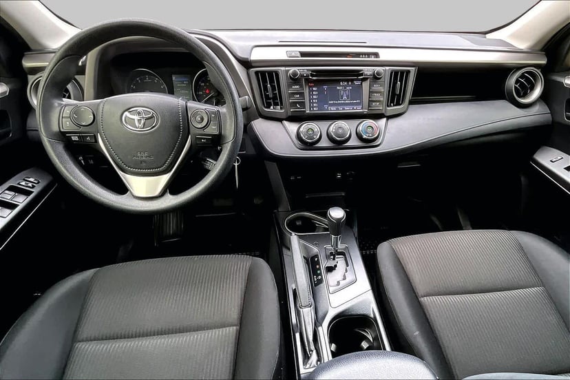 2017 Toyota RAV4 - Image 15