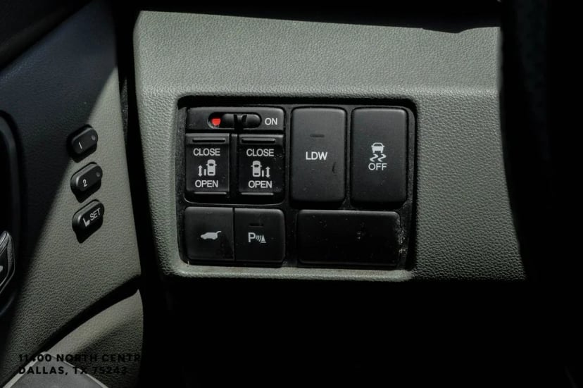 2017 Honda Odyssey - Image 26