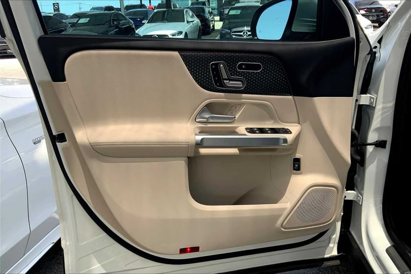 2025 Mercedes-Benz GLB 250 - Image 15