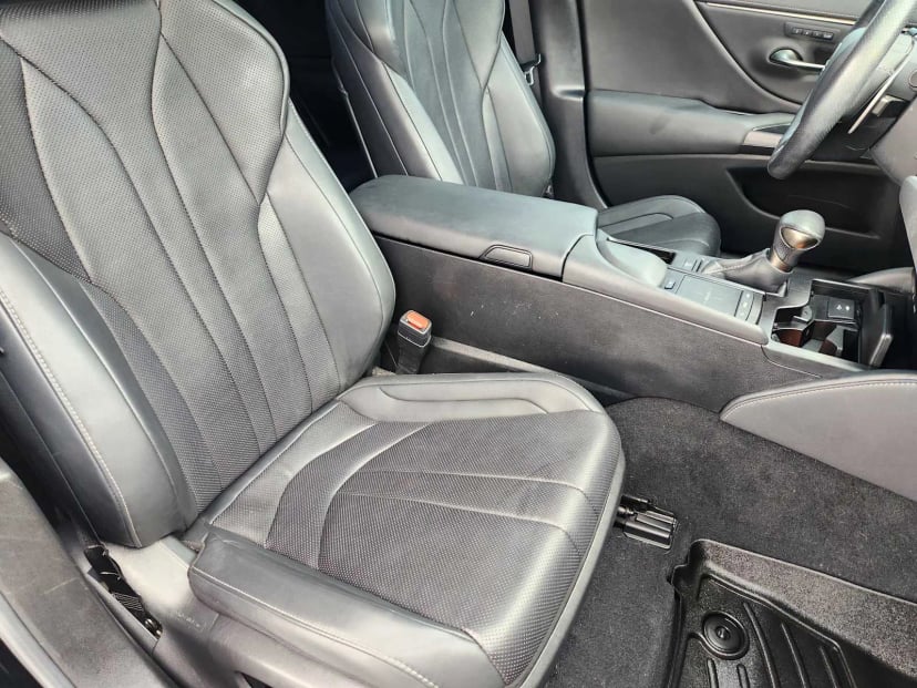 2021 Lexus ES 350 - Image 14
