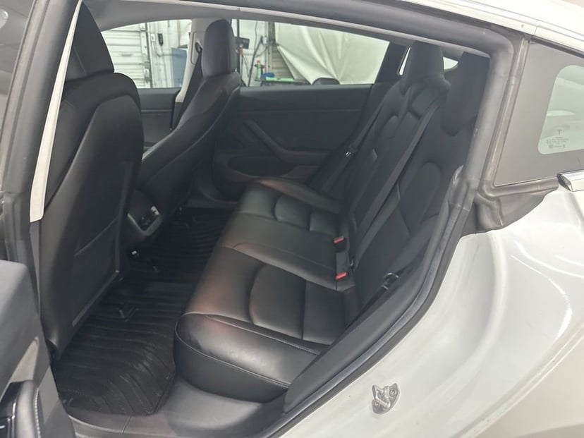 2019 Tesla Model 3 - Image 18